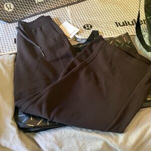 NWT Lululemon Scuba Mid-Rise Wide-Leg Pant *Regular, S, SEQUOIA